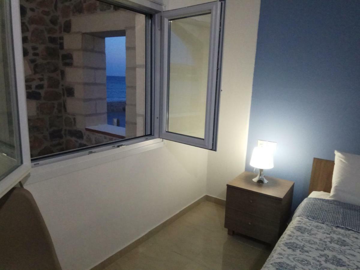 Zea Waves Apartments Kastri  Extérieur photo